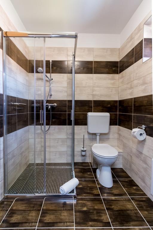 Frisko Panzio Bed & Breakfast Залакарос Екстериор снимка